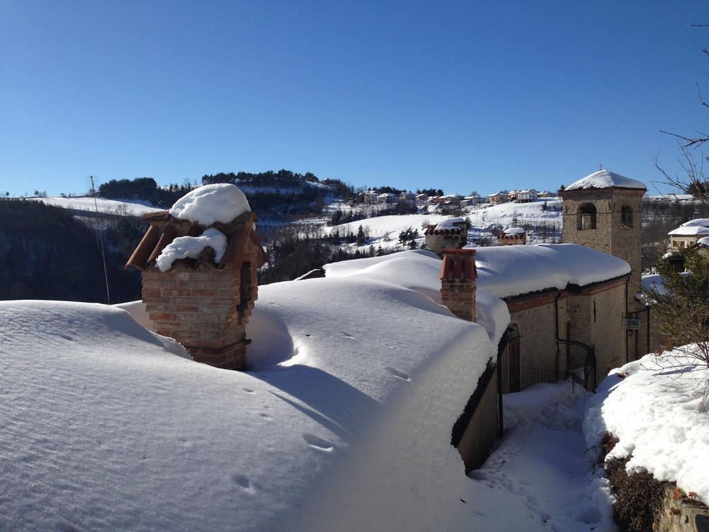 Dimora Storico Romantica Il Sole E La Luna Cerretto Langhe Esterno foto