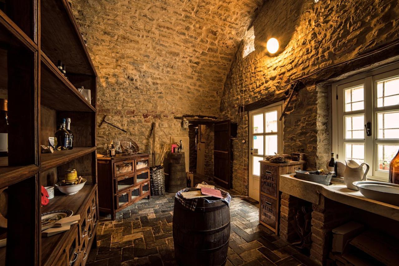 Dimora Storico Romantica Il Sole E La Luna Cerretto Langhe Esterno foto