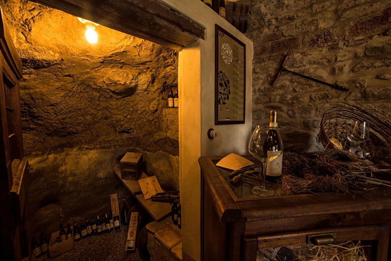 Dimora Storico Romantica Il Sole E La Luna Cerretto Langhe Esterno foto